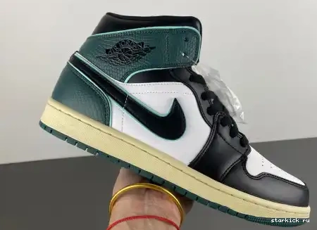 FQ7818-100  SE Jordan MID  1 Air 